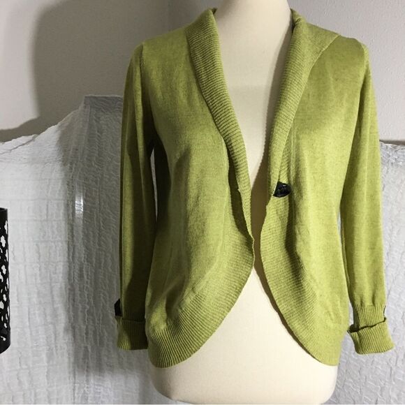 Cabi
Green Hooded Cardigan Style #282 Size Small - Picture 8 of 13